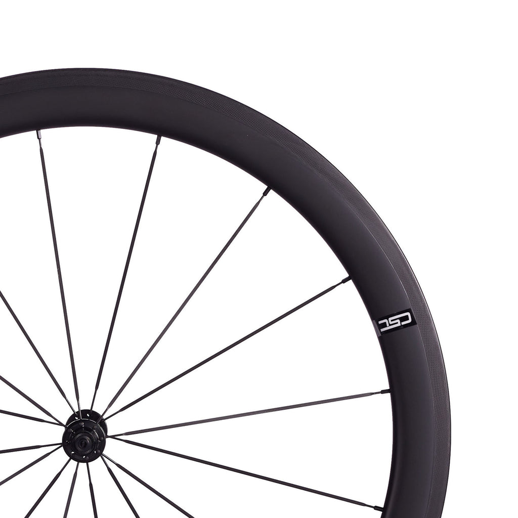 Inventaire Europe Roues de vélo de route en fibre de carbone Hooked CSC R13 moyeu Largeur 25mm Profil en U 38mm, 50mm, 60mm Clincher Tubeless jantes carbone pour freins à patins