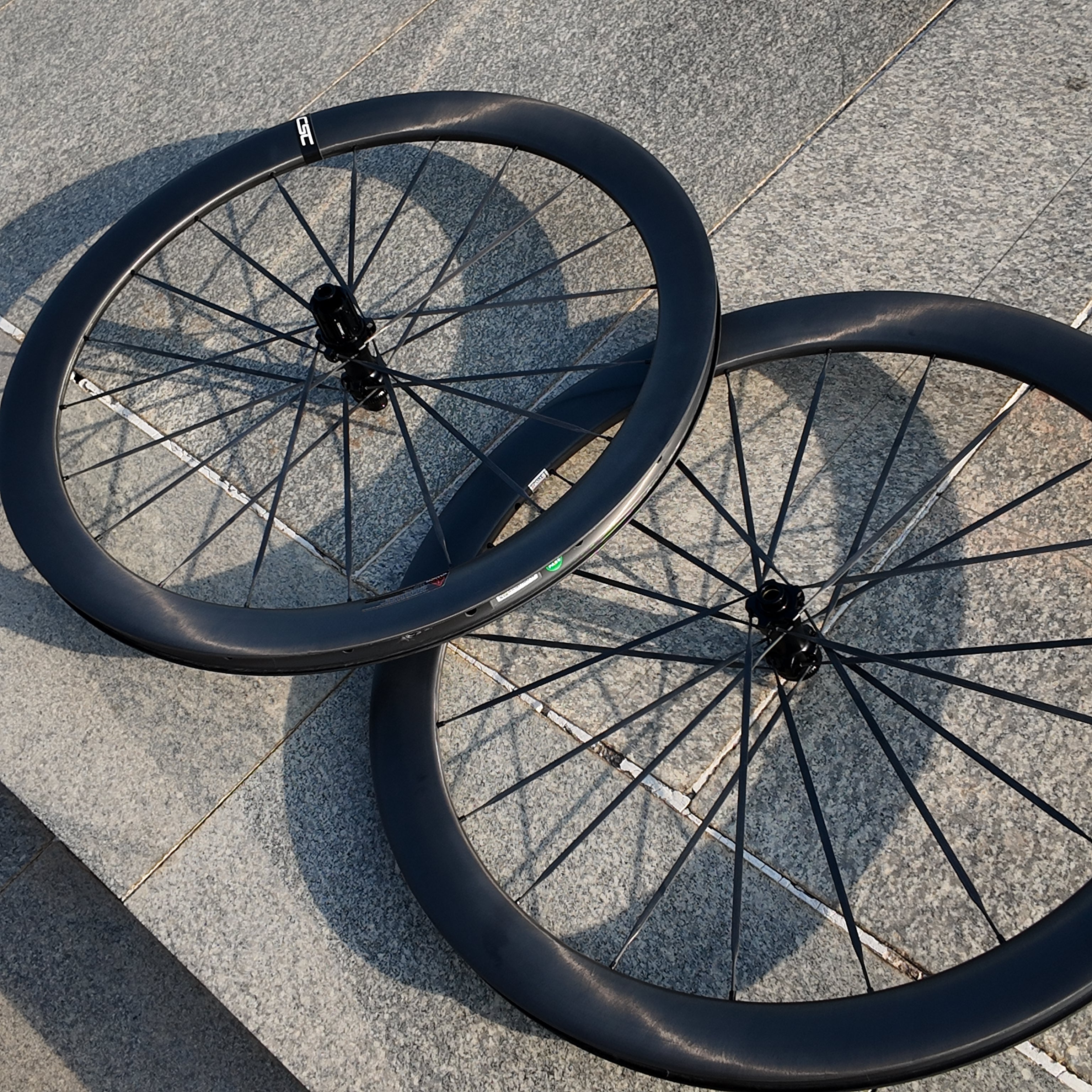 EU Stock | 1150g 35mm 40mm 50mm Hooked Tubeless Carbon Wheelset with Carbon Spokes 54T Ratchet Hub & Ceramic Bearings for 700C Gravel Bikes Paintless Carbon finish