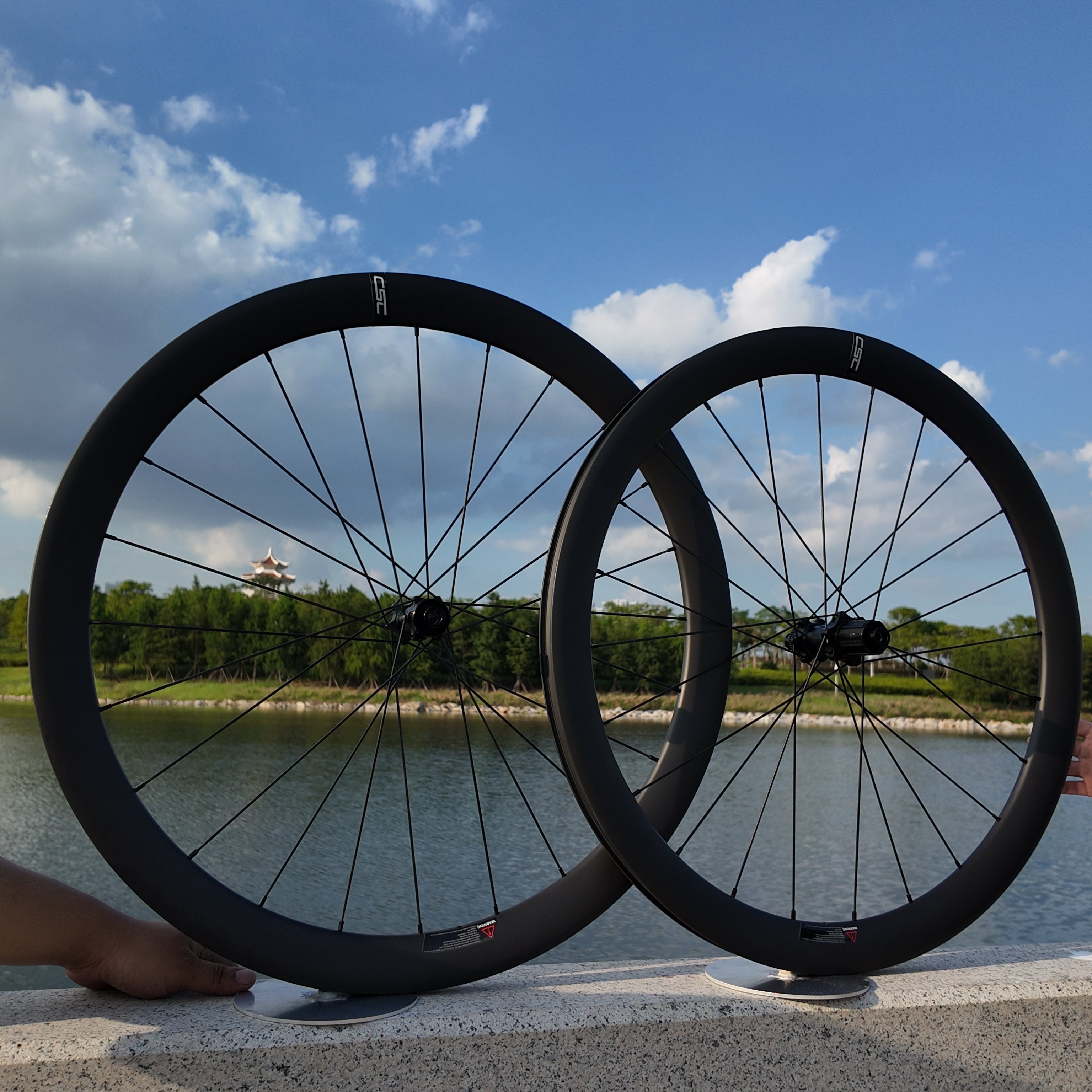 European warehouse center lock direct-pull disc brake carbon wheelset 30mm width 35mm/45mm/50mm clincher/tubeless carbon fiber mountain bike wheelset ceramic bearing hub 1423 spokes 12x100/12x142mm thru-axle
