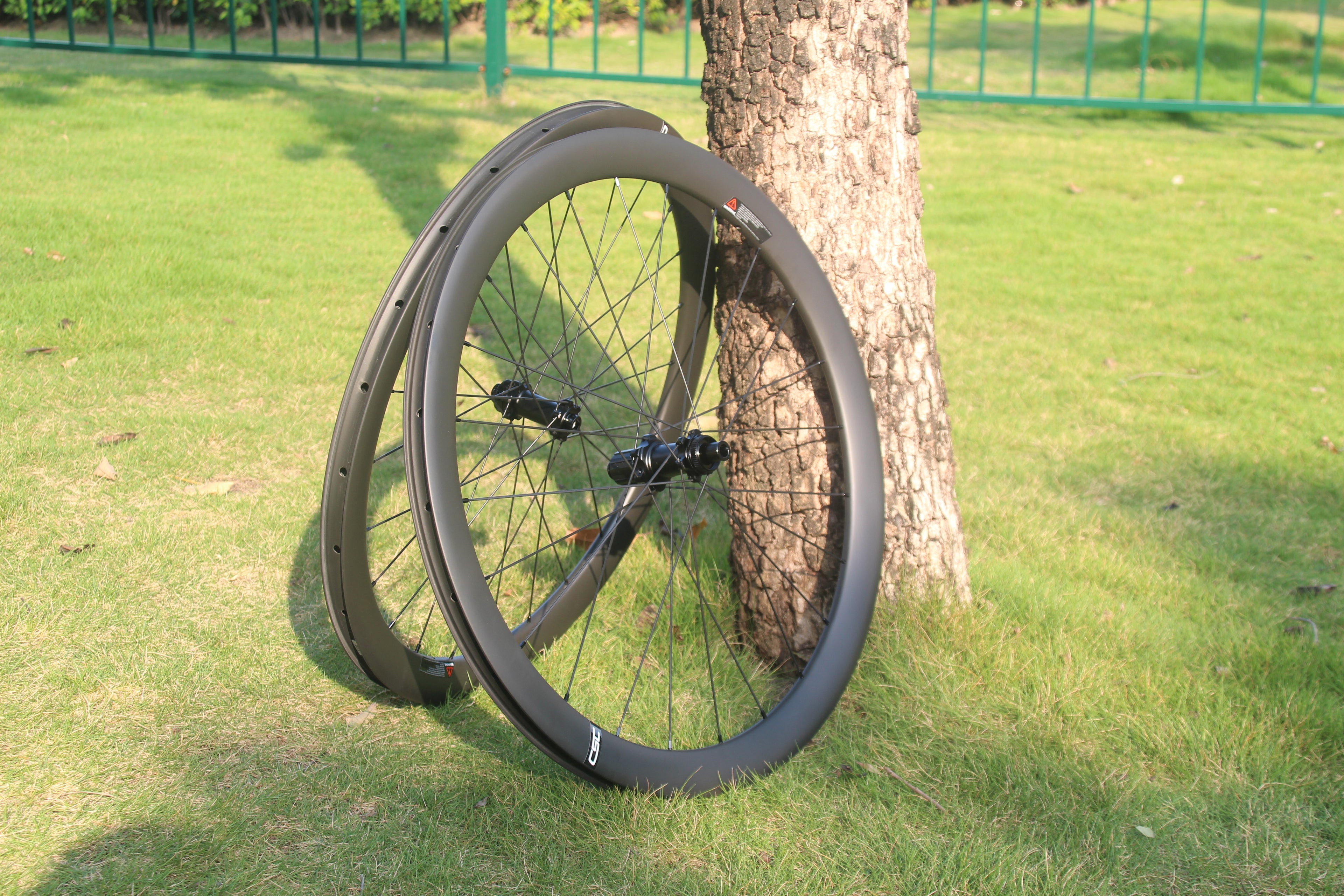European warehouse center lock direct-pull disc brake carbon wheelset 30mm width 35mm/45mm/50mm clincher/tubeless carbon fiber mountain bike wheelset ceramic bearing hub 1423 spokes 12x100/12x142mm thru-axle