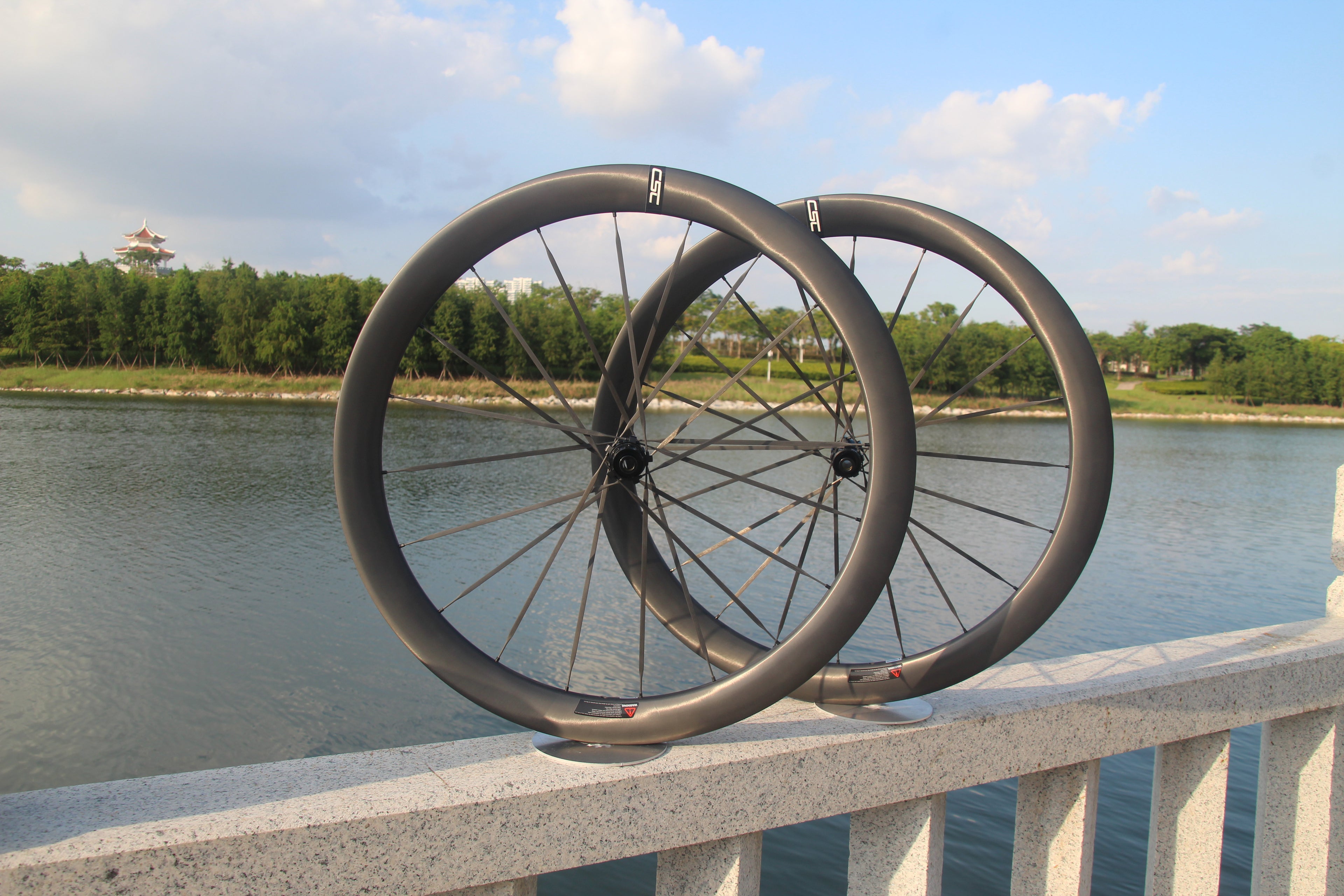 DLR 4.0 carbon spokes 1150g 35mm 40mm 50mm Hooked Tubeless Carbon Hooked Wheelset with Carbon Spokes 54T Ratchet Hub & Ceramic Bearings for 700C Gravel Bikes Paintless Carbon finish