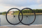 1280g  Carbon Fiber Disc Brake Bicycle Wheelset – 54T Ratchet System – 38/40/50/58mm Depth – Tubeless-Ready – Center-Lock Mount – Carbon Wheelset (This listing is for the Front Wheel / Rear Wheel only)